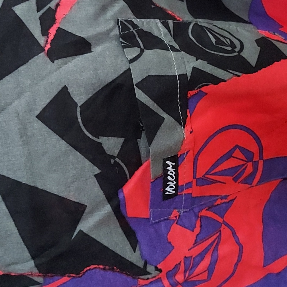 Nwt Men's Volcom Button Down - image 2